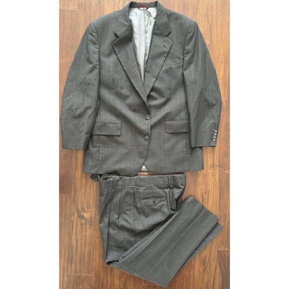 Jos A Bank 100% pure Wool Suit Jacket + Pants Pleated Gray Classic USA MADE - Picture 2 of 16